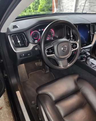 Volvo XC 60 cena 154000 przebieg: 77000, rok produkcji 2018 z Sosnowiec małe 781